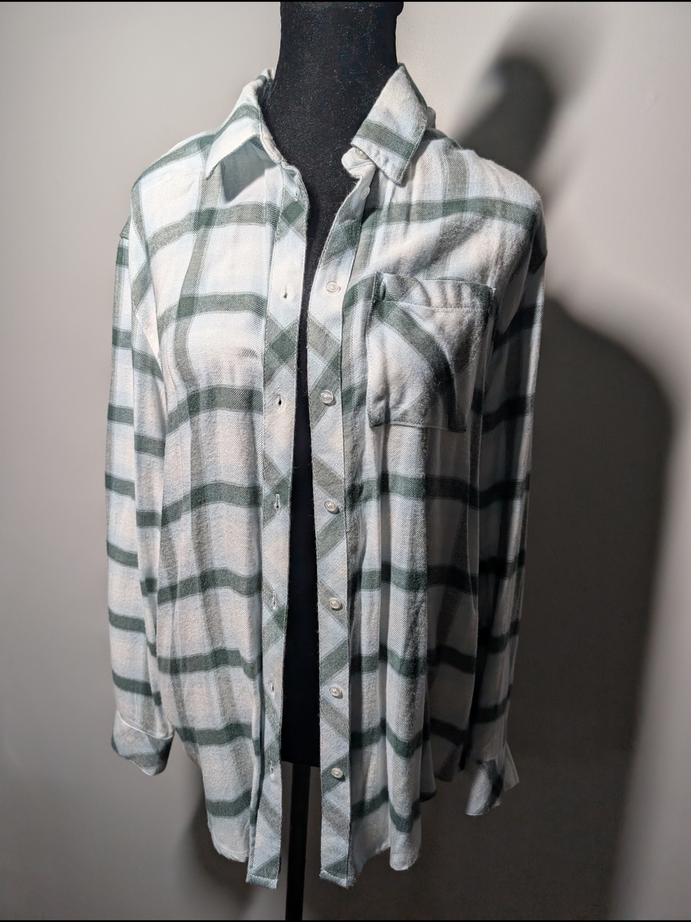 Market & Spruce Green and White Plaid Button-Up Shirt